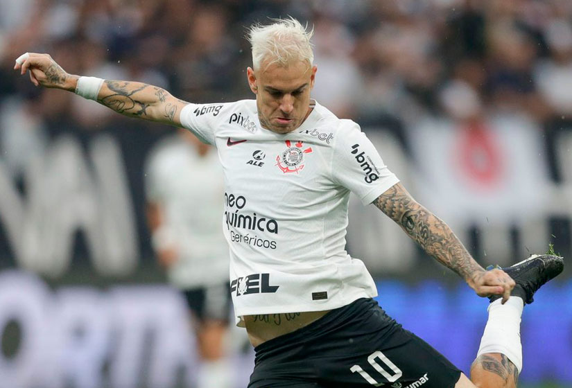 Corinthians faz 2 a 0 no Fluminense e deixa Z4 do Brasileirão