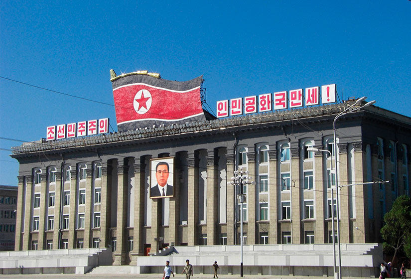 Satélite da Coreia do Norte caiu no mar e há previsão de mais lançamentos.