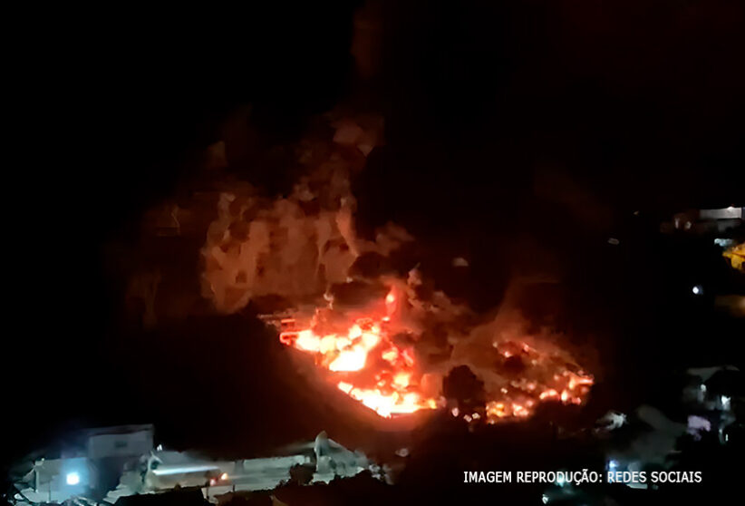 Incêndio atinge garagem de ônibus em Petrópolis — Foto: Redes sociais