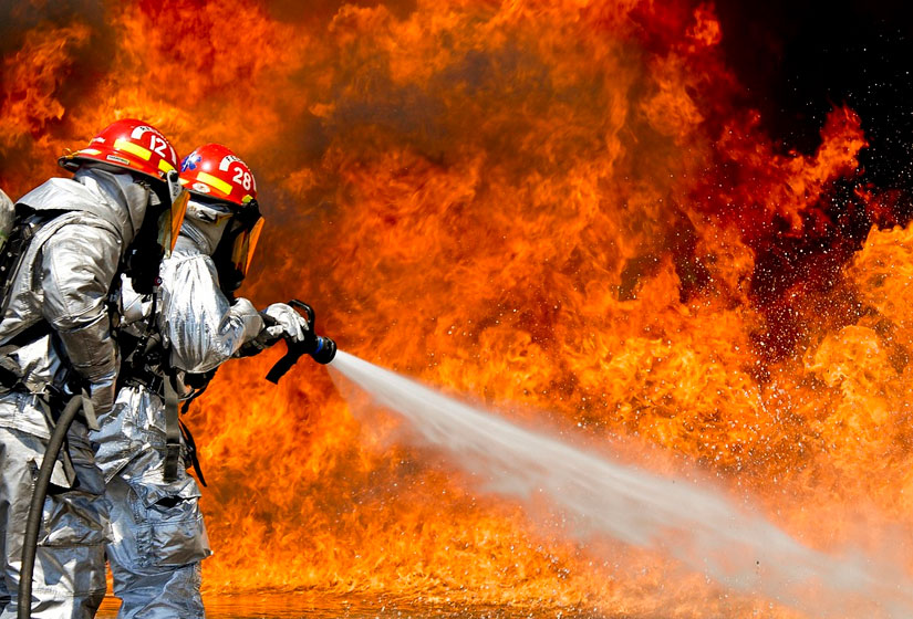 Grande incêndio no Canadá escure o céu cidades inteiras do EUA