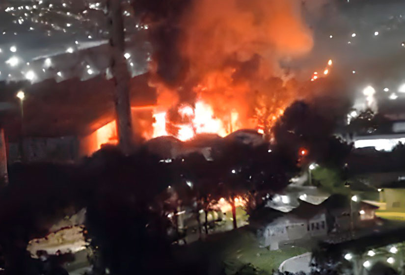 Incêndio atinge três galpões em São Caetano do Sul, no ABC Paulista