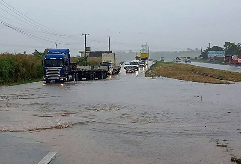 Pernambuco decreta emergência em 12 municípios por causa das chuvas