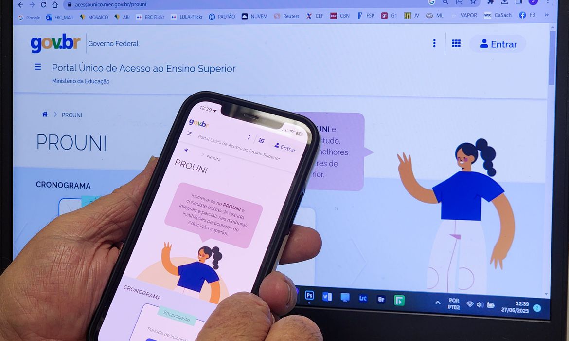 Prouni: termina hoje prazo para comprovar documentos