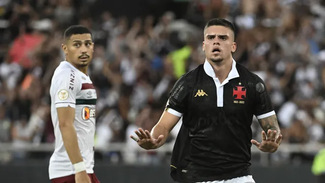 Vasco vence o Fluminense em clássico eletrizante pelo Brasileirão