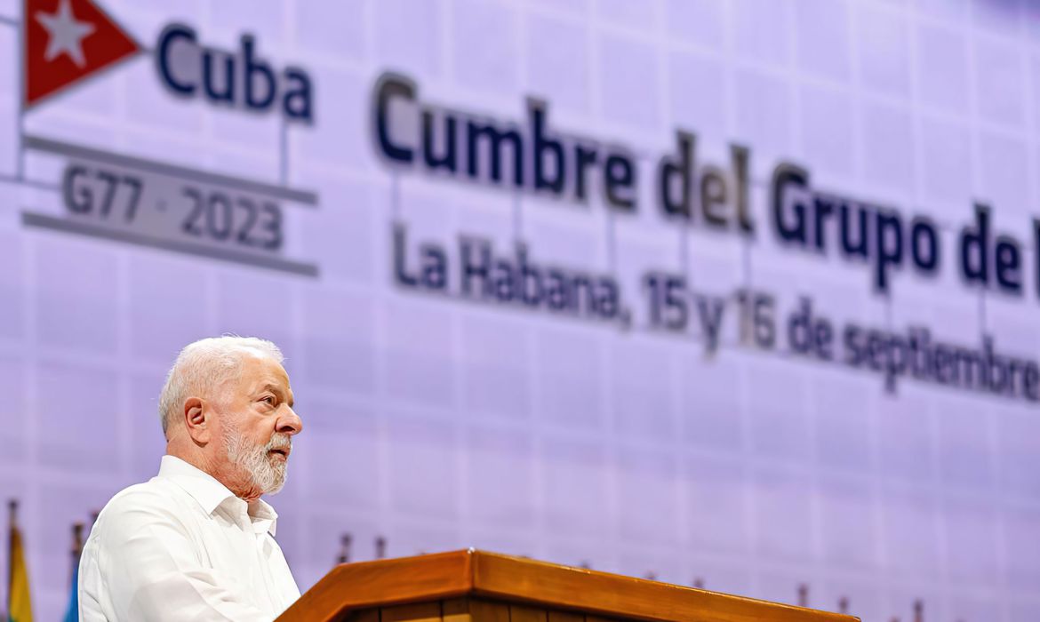 Em Cuba, Lula critica modelo de negócios de empresas de tecnologia