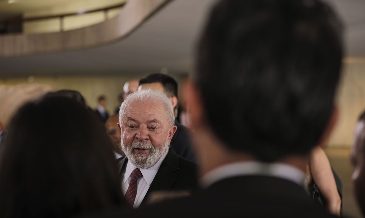 Após cirurgia, Lula vai despachar do Alvorada por 4 semanas