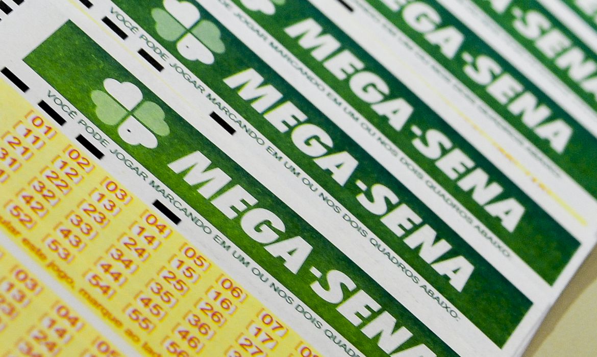 Mega-Sena acumula e prêmio principal vai a R$ 13 milhões