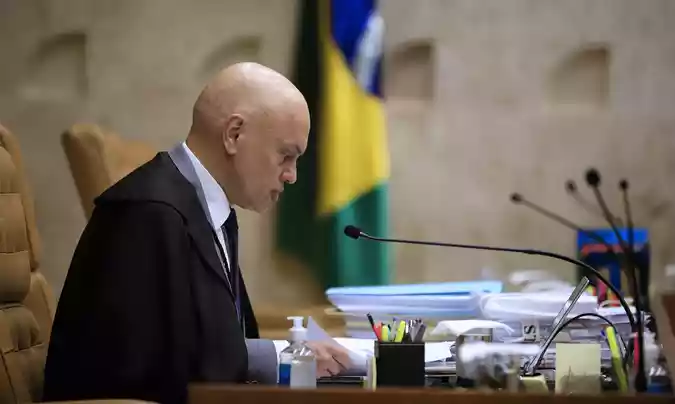 Moraes levanta sigilo de relatório da PF sobre caso das joias sauditas