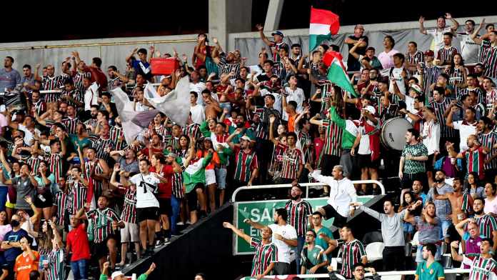 Torcida do Fluminense esgota ingressos para jogo contra o Vasco