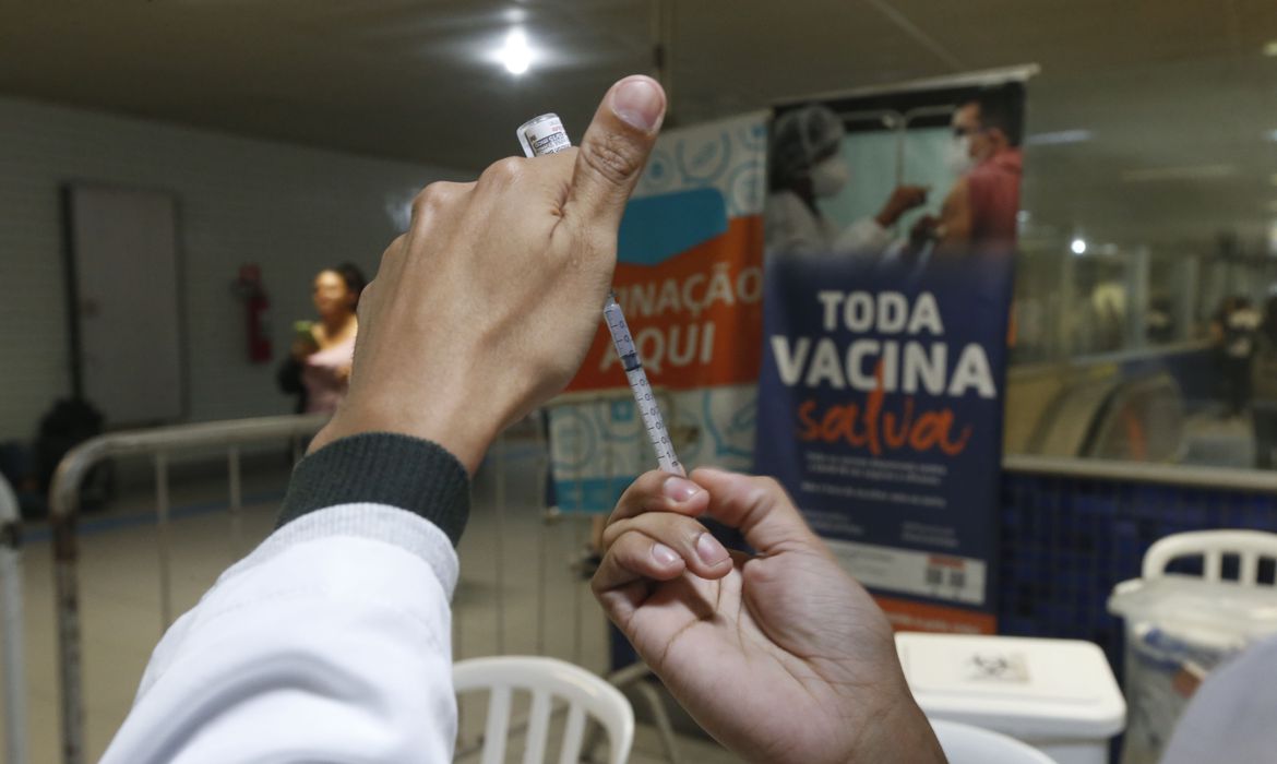 Distribuição da vacina contra a dengue começa na próxima semana