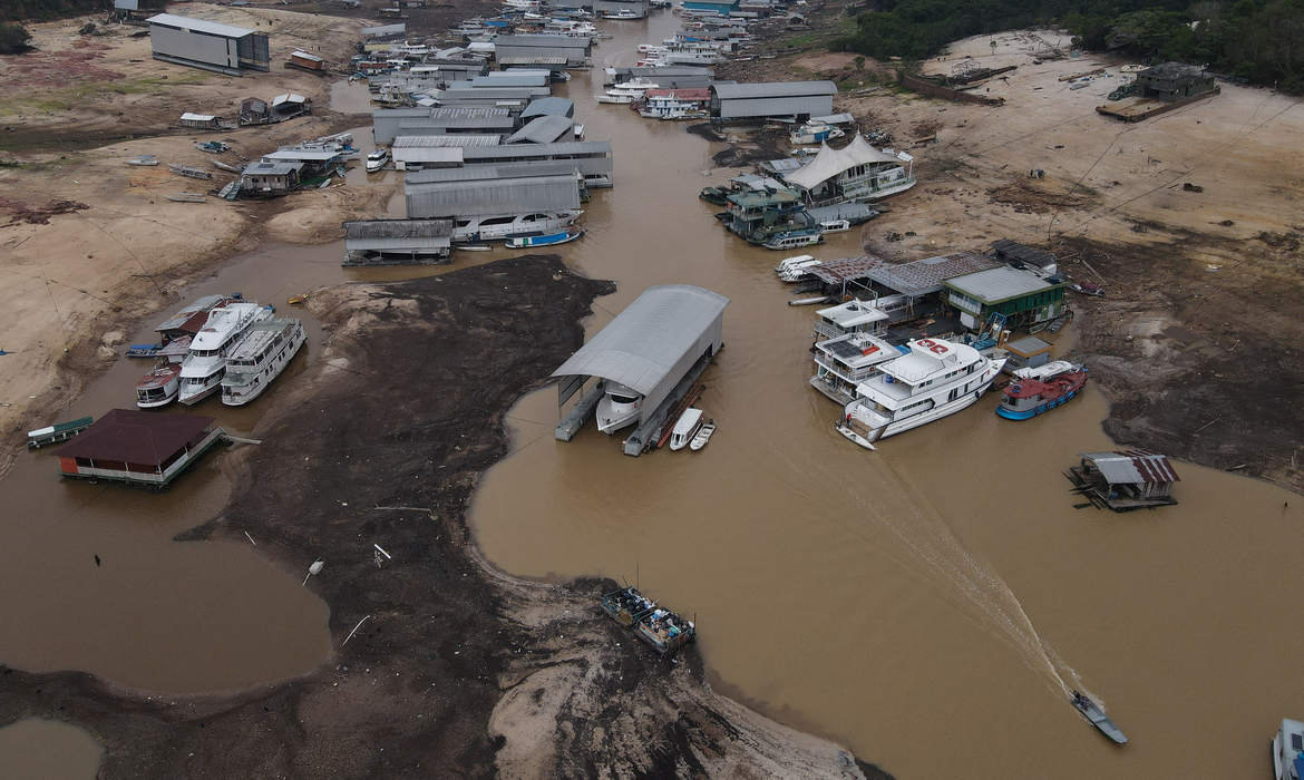 Rio Negro chega ao menor nível da história