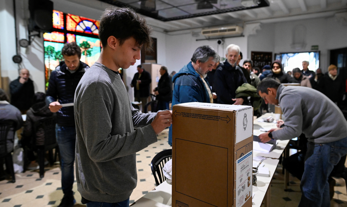 Argentinos vão às urnas neste domingo para escolha de presidente