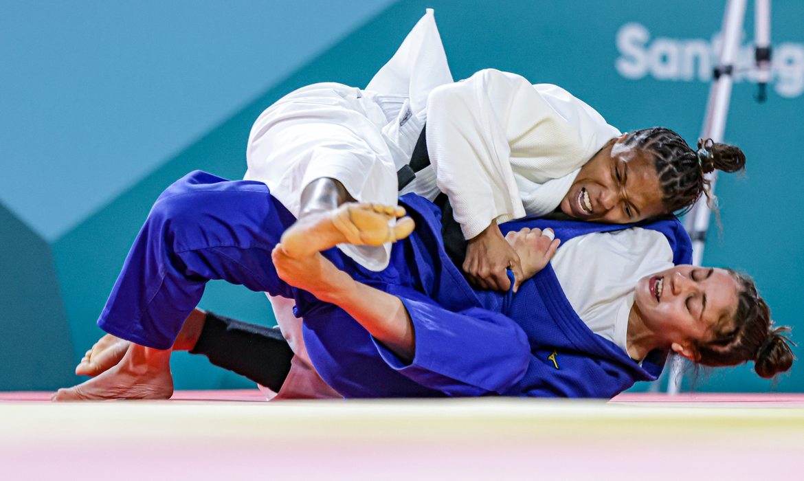 Com Rafaela Silva, Brasil domina 1º dia do judô no Pan de Santiago