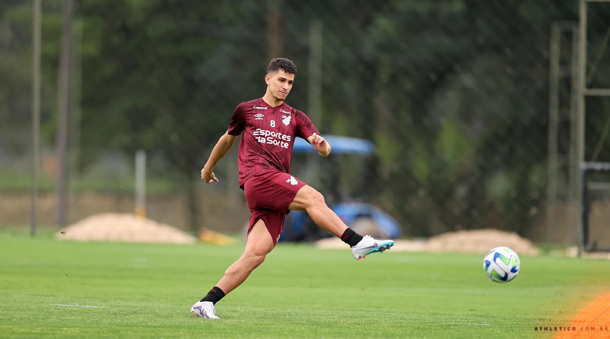 Athletico Paranaense se prepara para enfrentar o América Mineiro