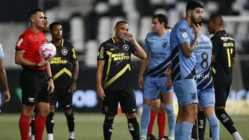 Botafogo x Athletico-PR é adiado por falta de iluminação