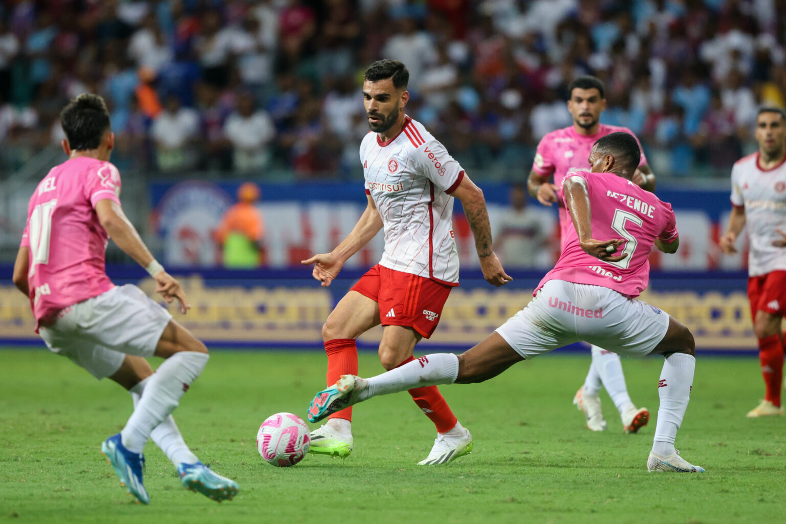 Bahia vence o Internacional na Fonte Nova e sobe na tabela