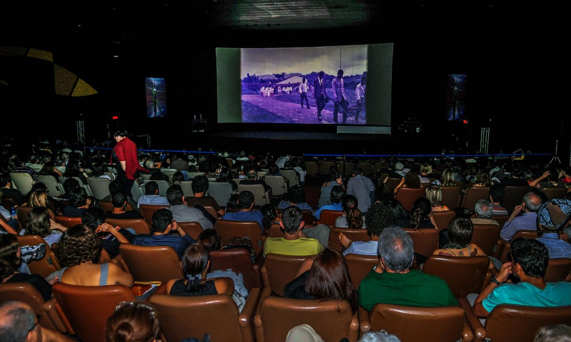 Mostra Internacional de Cinema exibe 360 filmes na capital paulista