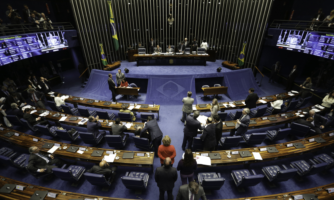 Senado aprova ampliação da Lei de Cotas e inclui quilombolas