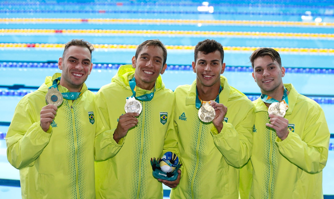 Santiago 2023: Brasil é ouro no revezamento 4×200 metros masculino