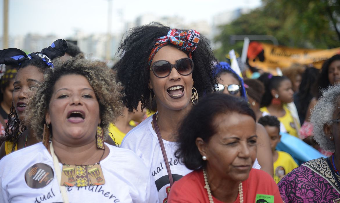 Racismo afeta saúde desde o nascimento até a morte, diz especialista