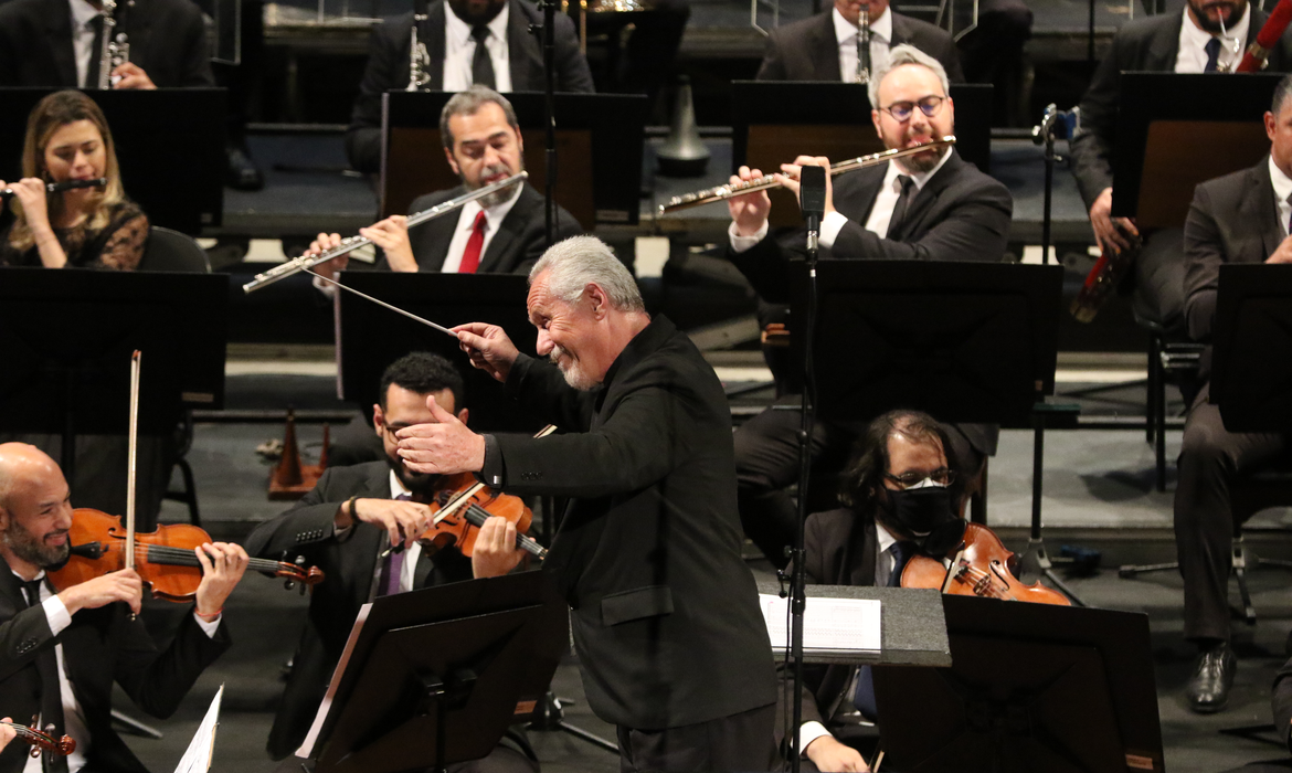 Theatro Municipal do Rio oferece gala lírica a R$ 2