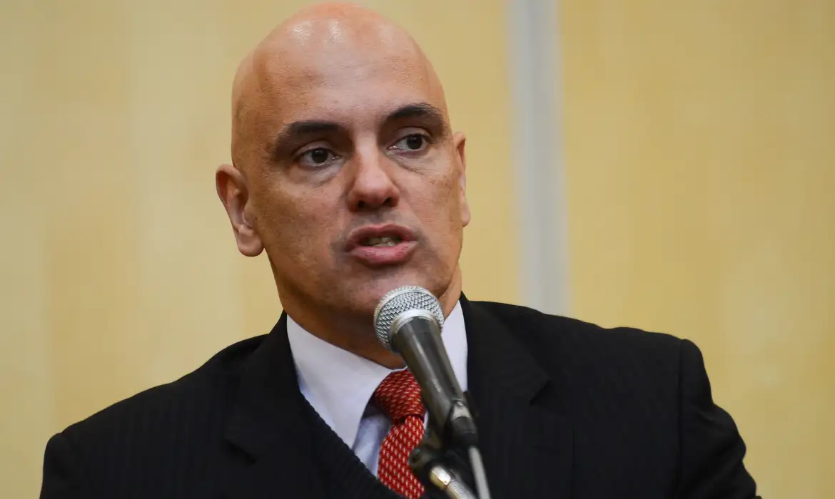 Moraes vota pela condenação de mais cinco réus pelo 8 de janeiro