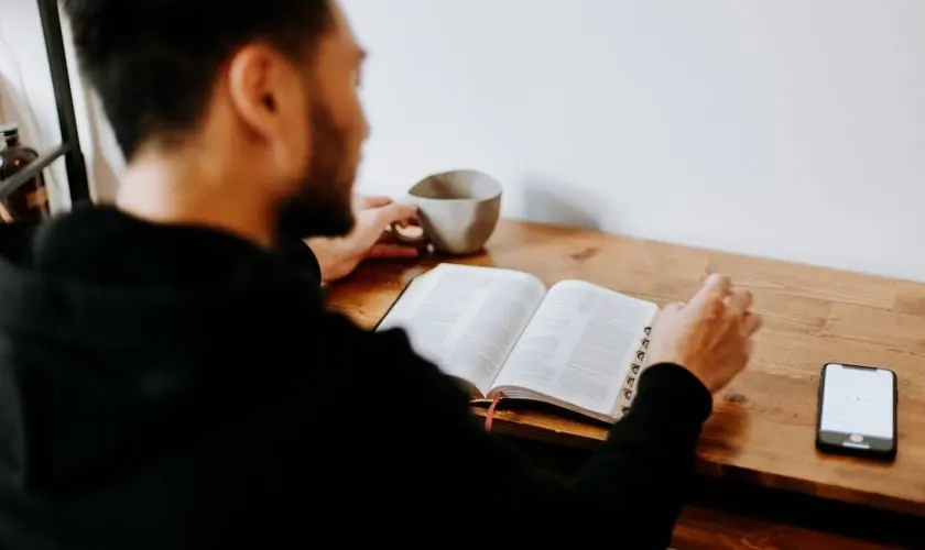 Bíblia Todo Dia: nova edição com linguagem fácil para ajudar no plano de leitura bíblico