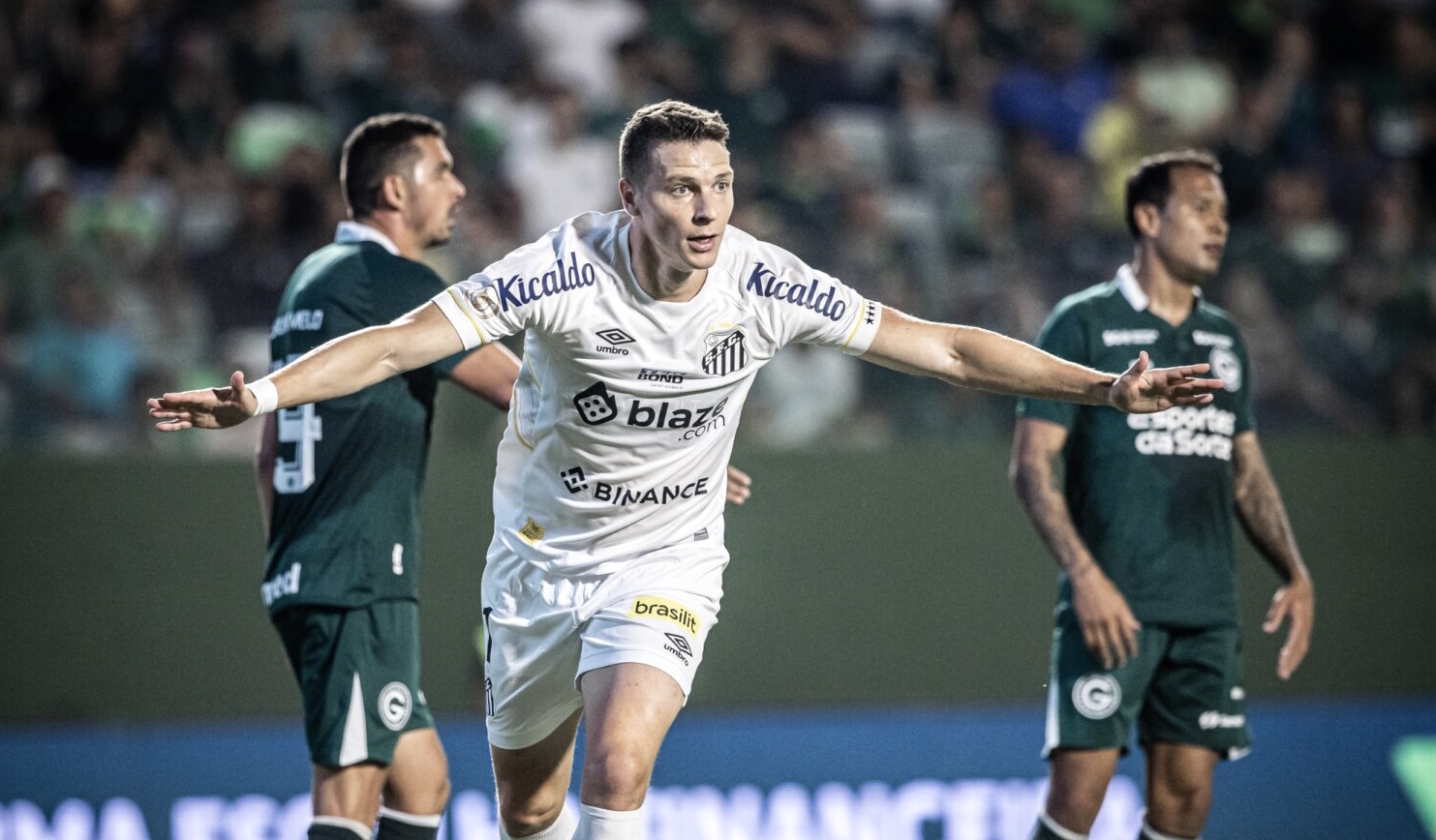 Santos vence o Goiás e respira fora do Z4