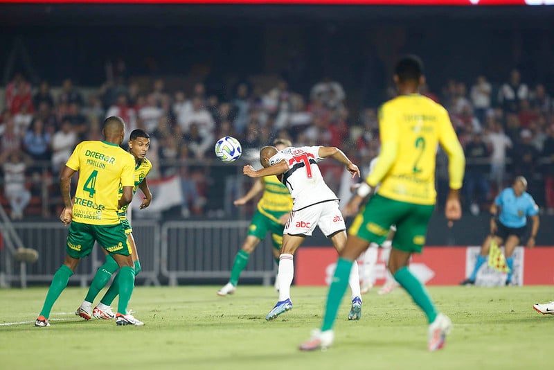 São Paulo empata sem gols com o Cuiabá pelo Brasileirão