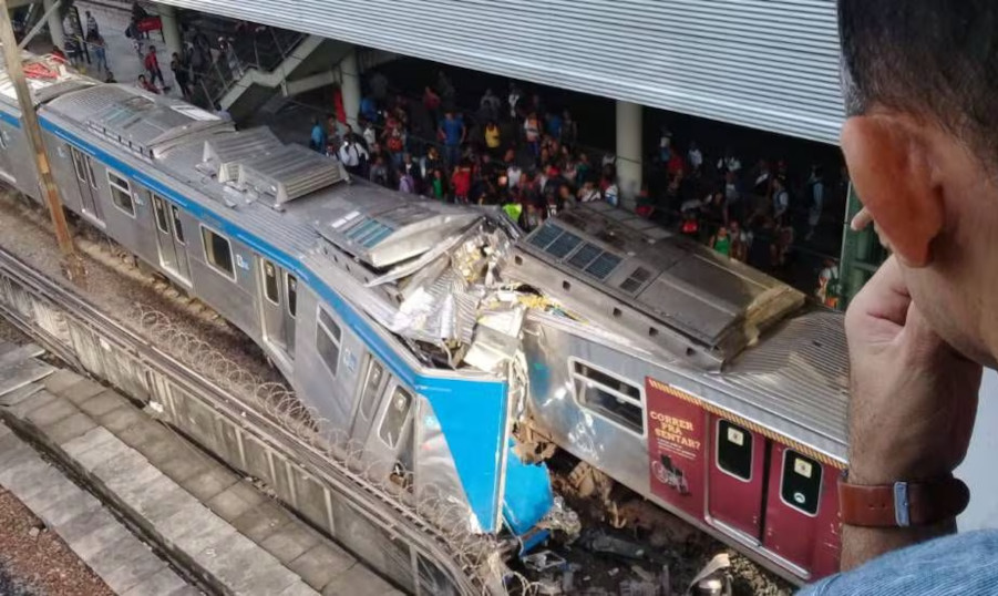 Trens se chocam e deixam ao menos seis feridos no Rio de Janeiro