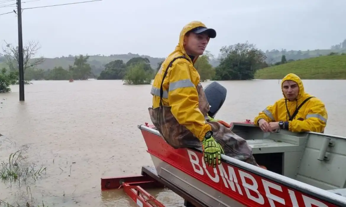 Defesa Civil de Santa Catarina alerta para riscos de novos temporais