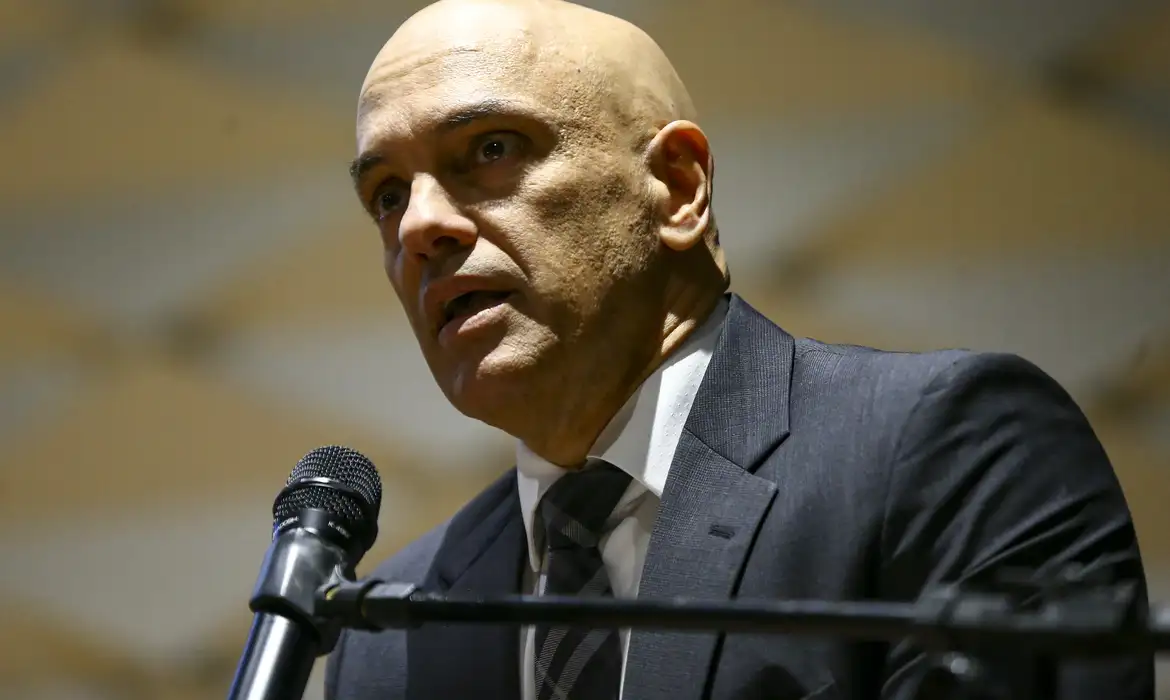 Alexandre de Moraes diz que Supremo não é composto por “covardes”