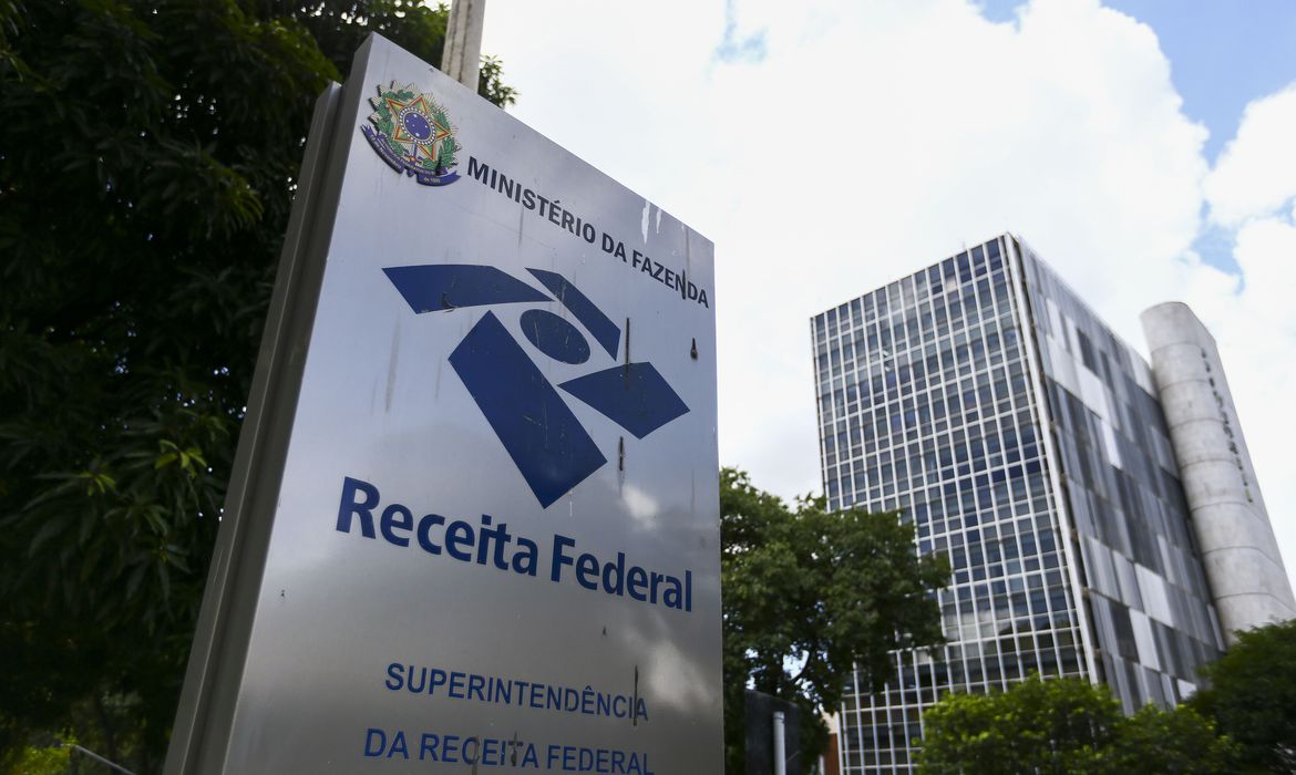 Receita abre nesta quinta-feira consulta ao lote de restituição IRPF