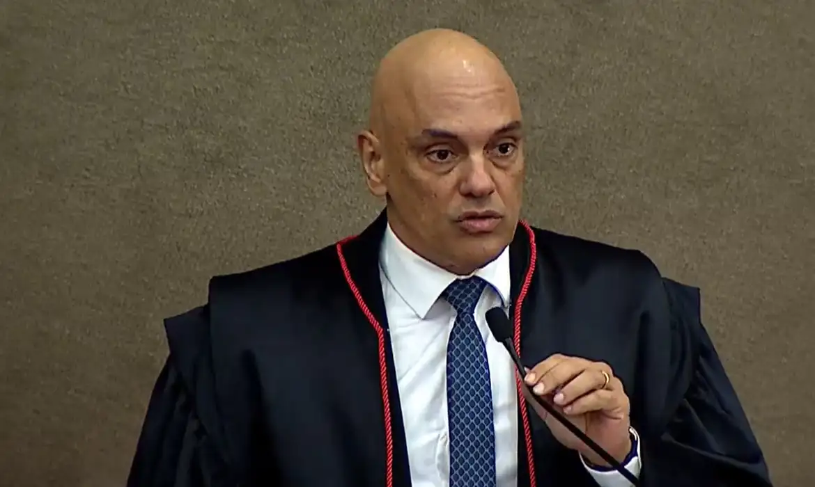 Moraes manda soltar preso por atos golpistas de 8 de janeiro