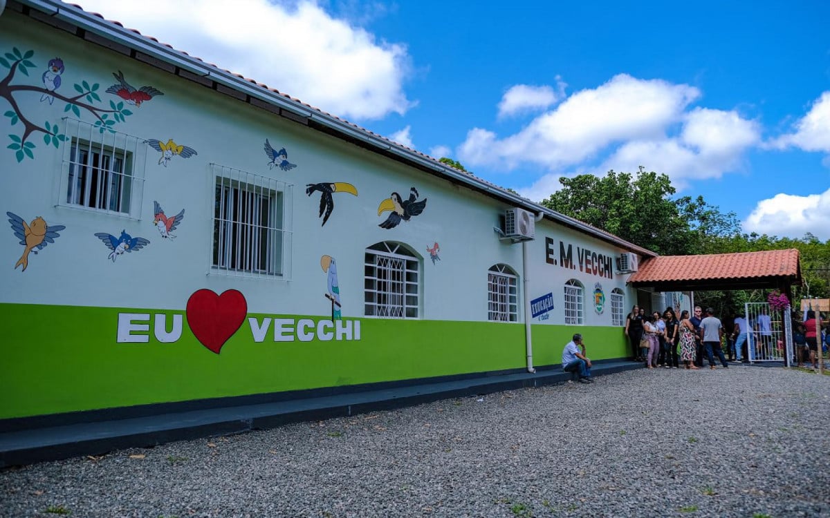 Prefeitura conclui obra de escola em Cachoeiras de Macacu