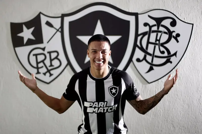 Botafogo encaminha compra definitiva de atacante do América-MG