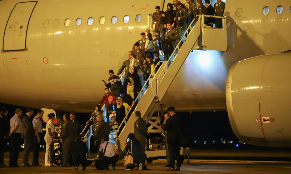 Mais um grupo de repatriados de Gaza chega ao Brasil