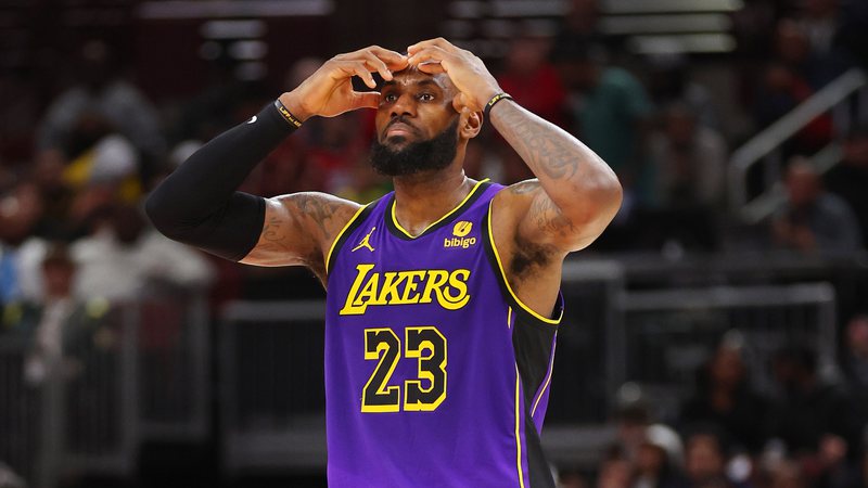 LeBron James desabafa após derrota dos Lakers