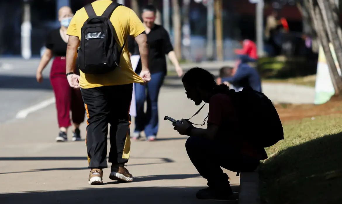 Em 2022, 10,9 milhões de jovens não estudavam, nem trabalhavam