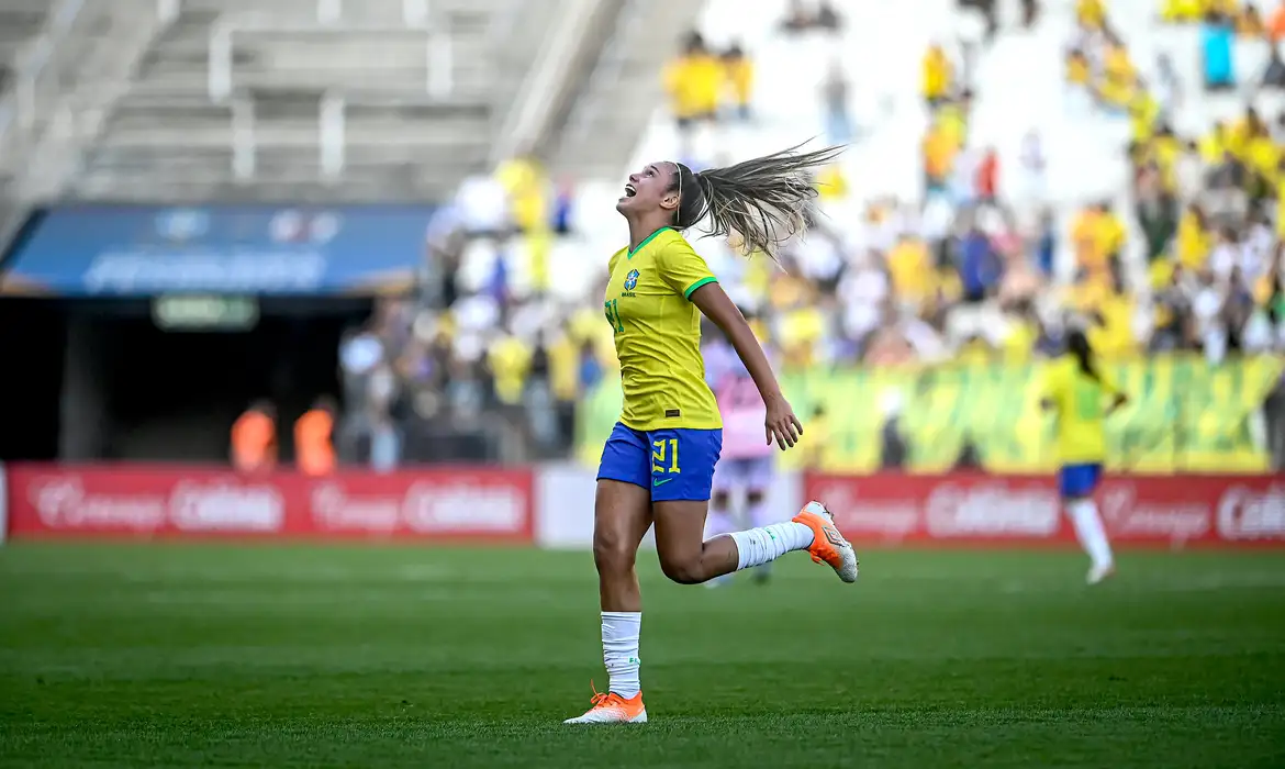 Amistoso: seleção feminina vira 2 vezes contra Japão e vence por 4 a 3