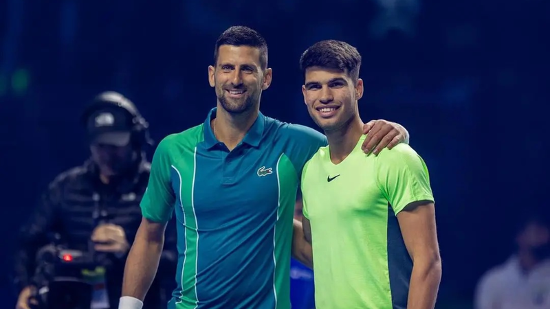 Alcaraz derrota Djokovic em duelo marcante na Arábia Saudita