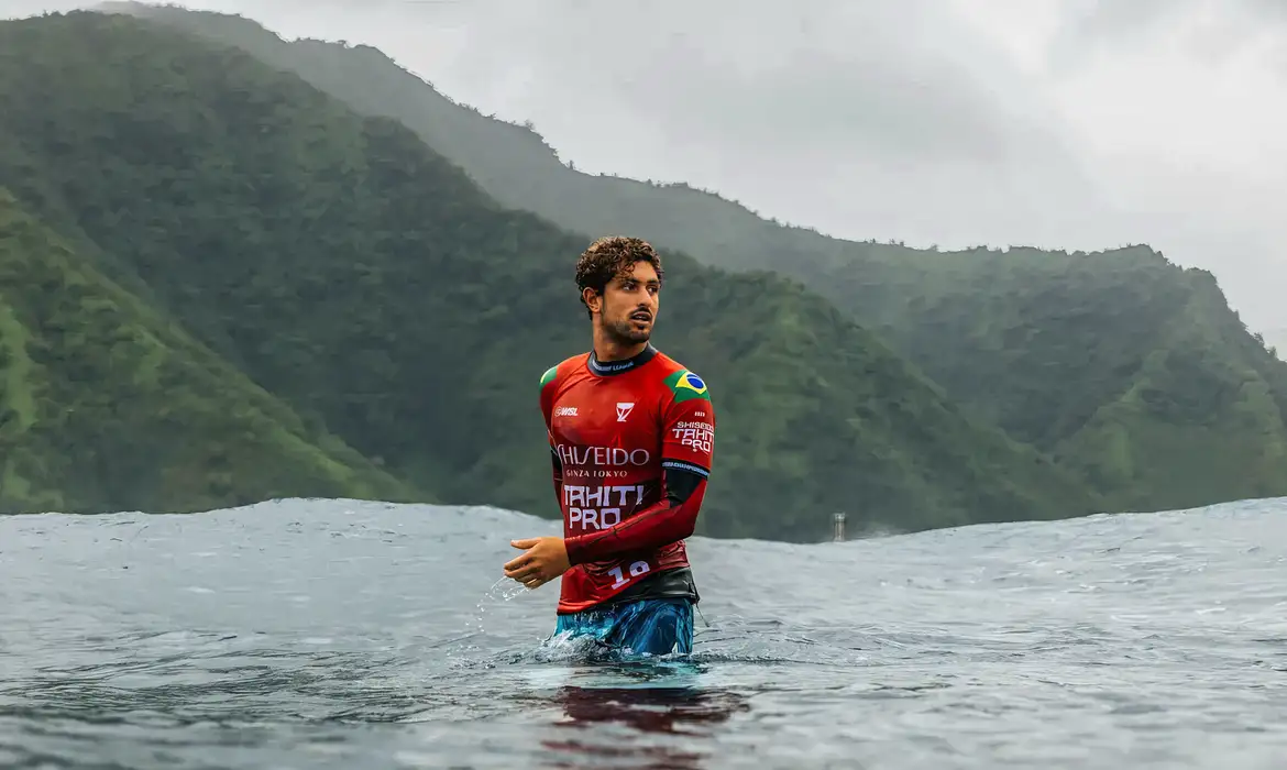 João Chianca está bem após acidente na praia de Pipeline