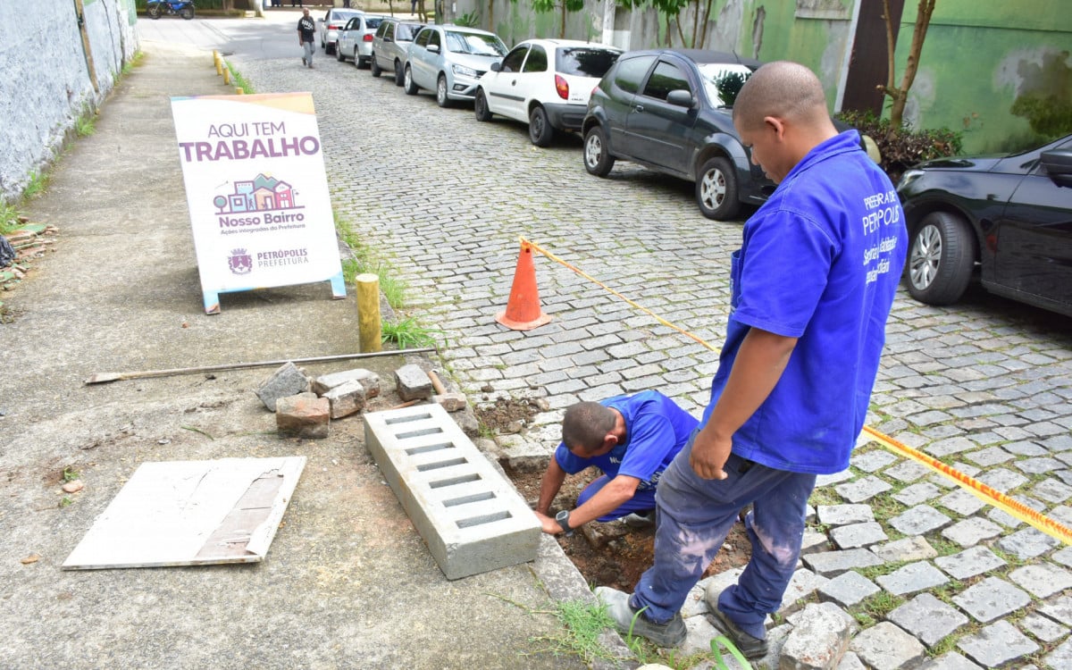 Prefeito institui Programa Nosso Bairro em Petrópolis