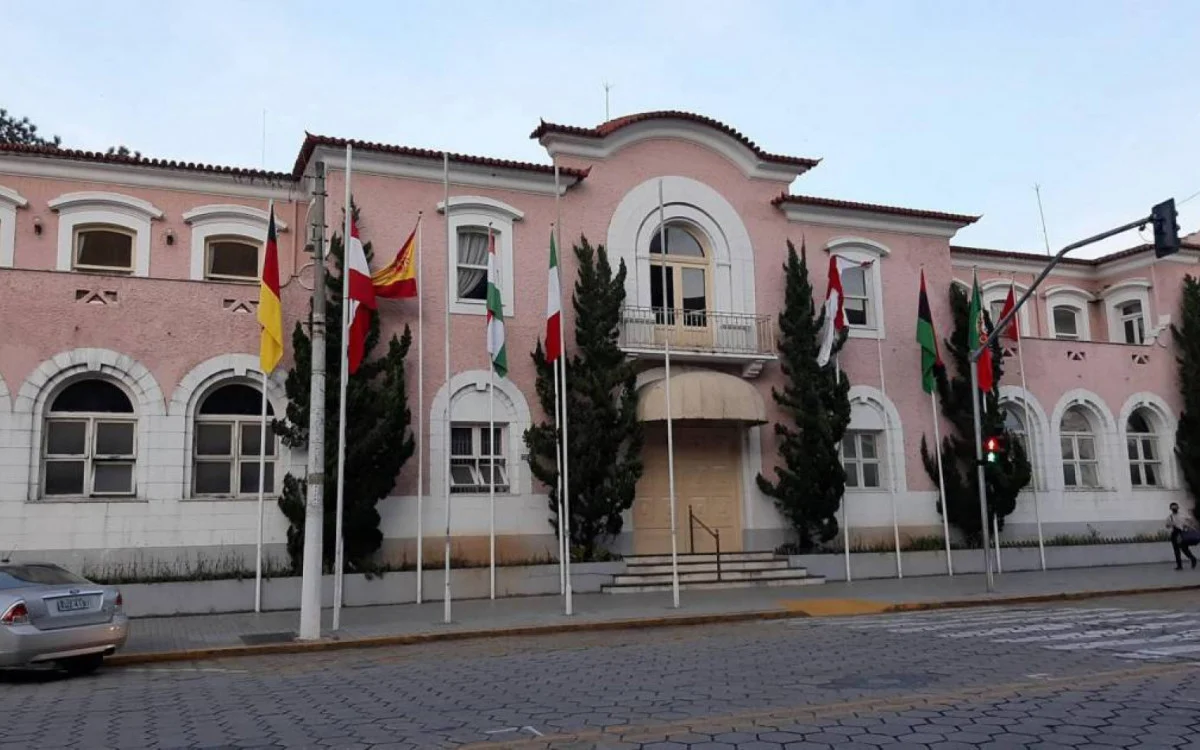 Prefeitura de Friburgo é obrigada a retificar o edital de concurso público