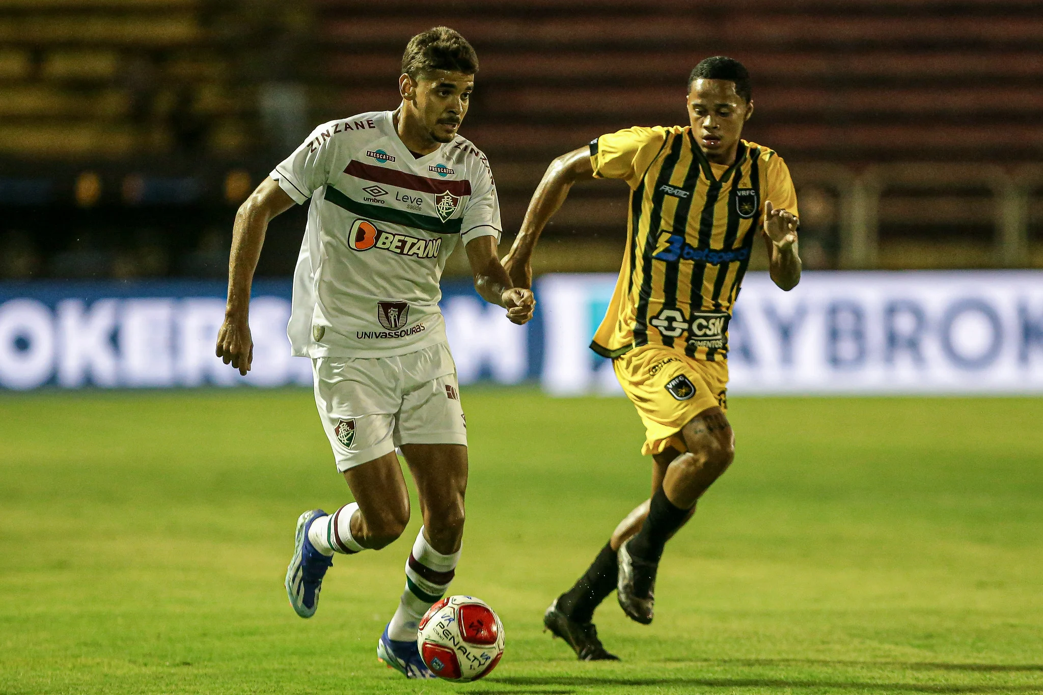 Fluminense empata com o volta redonda na estreia do Carioca