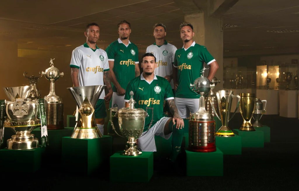 Palmeiras apresenta novas camisas para a temporada 2024