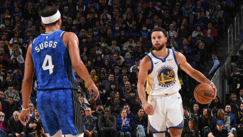 Warriors vence Magic com show de Stephen Curry