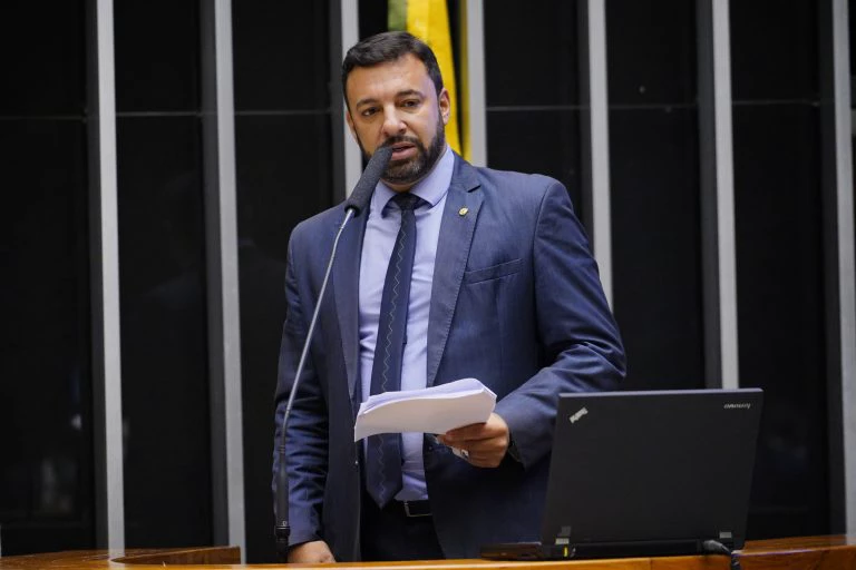 Deputado Daniel Freitas aciona PGR, TSE e STF contra Mynd8