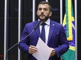 Deputado Carlos Jordy é alvo de operação da Polícia Federal