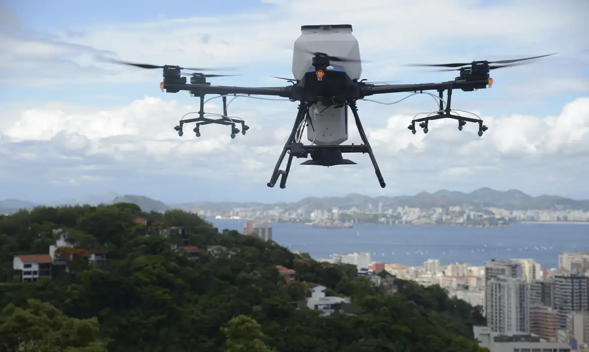 Drone de inteligência artificial será usado no reflorestamento no Rio